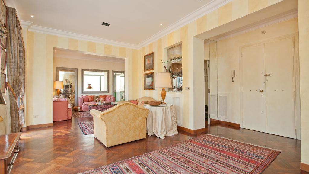 Rental In Rome - Fontana Di Trevi Penthouse Eksteriør billede